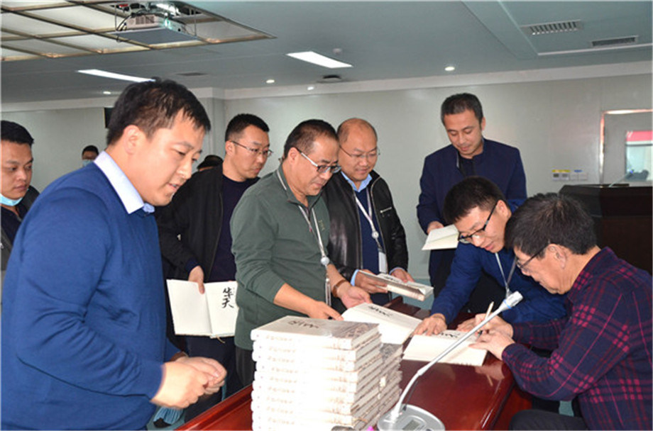 ¼¯ÍÅÔÚÎ÷°²¾ÙÐС¶ÎªÊ²Ã´ÊÇ»ªÌì¡·Ðû²¼ÒÇʽ